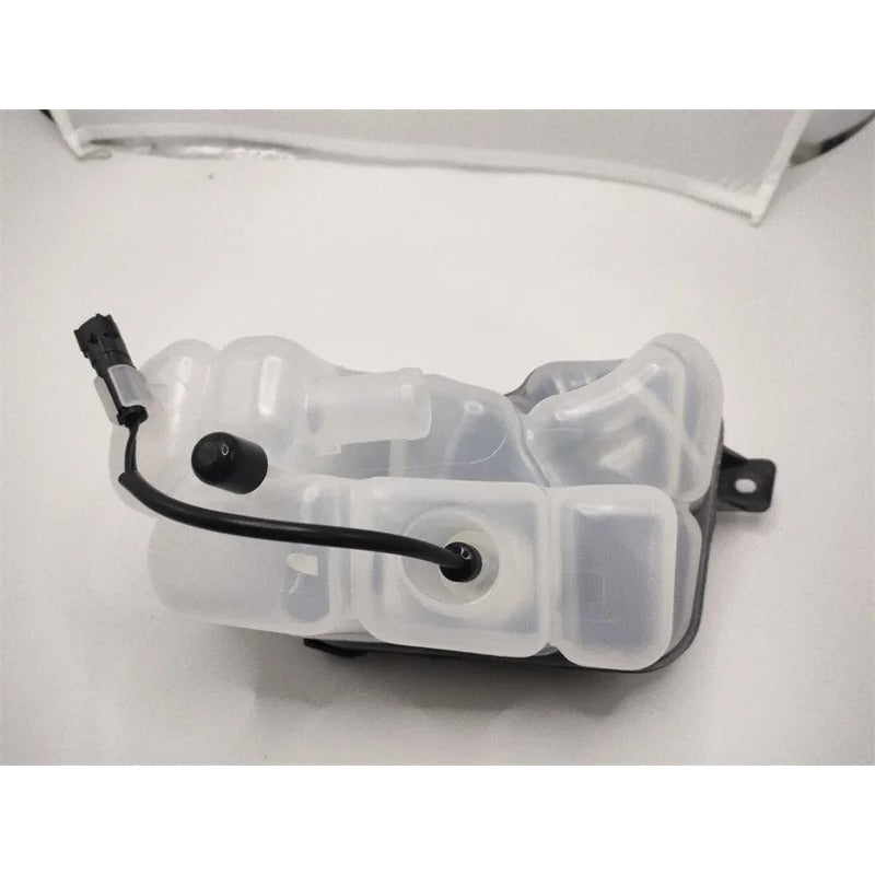OE LR004080   Radiator Coolant Overflow Container for LAND ROVER 2.2 Diesel LR2 / 3.2 Petrol VOLVO S80 V70 XC60 31200320 Lid LR000243